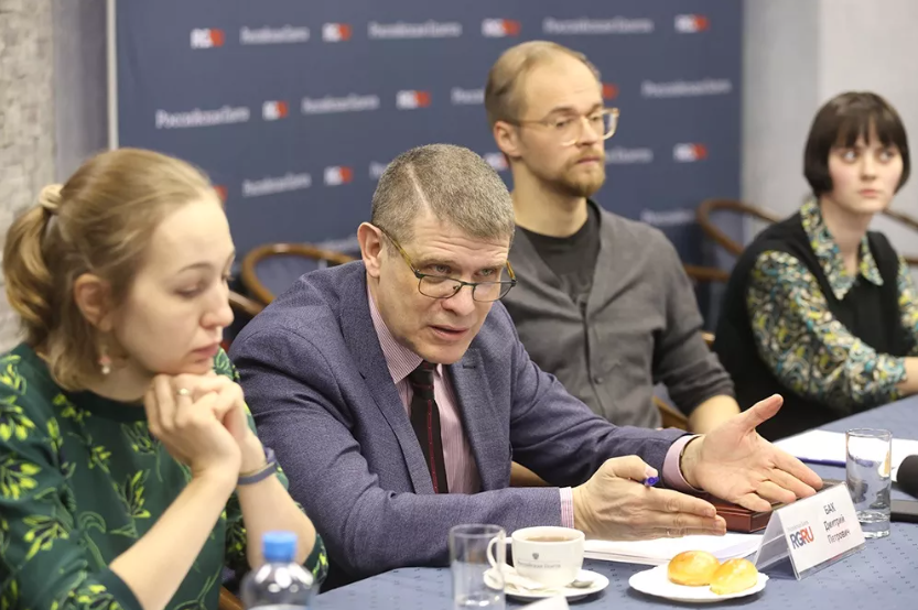 Как соблюсти закон о запрете в России пропаганды ЛГБТ, педофилии и смены пола и сохранить книжный бизнес